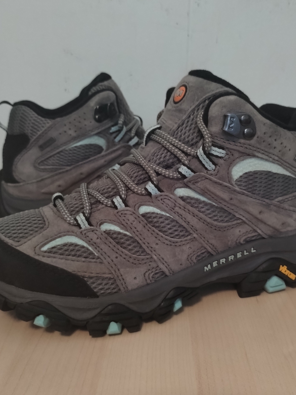 Merrell Moab Mid 3 Hiking Boits Shoes - Grey with Teal Accents